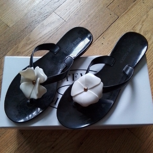 Steve Madden Shoes - Steve Madden Black and White Floral Sandals